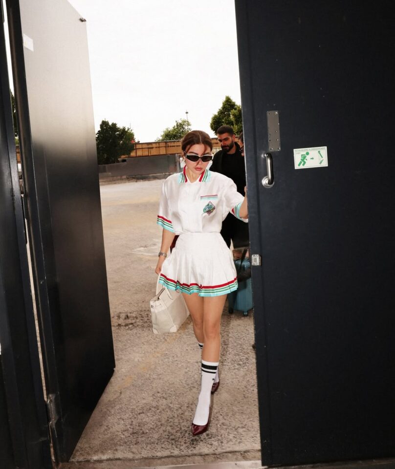 هيفاء وهبي تشوق الجمهور لأغنيتها "جاية من المستقبل"