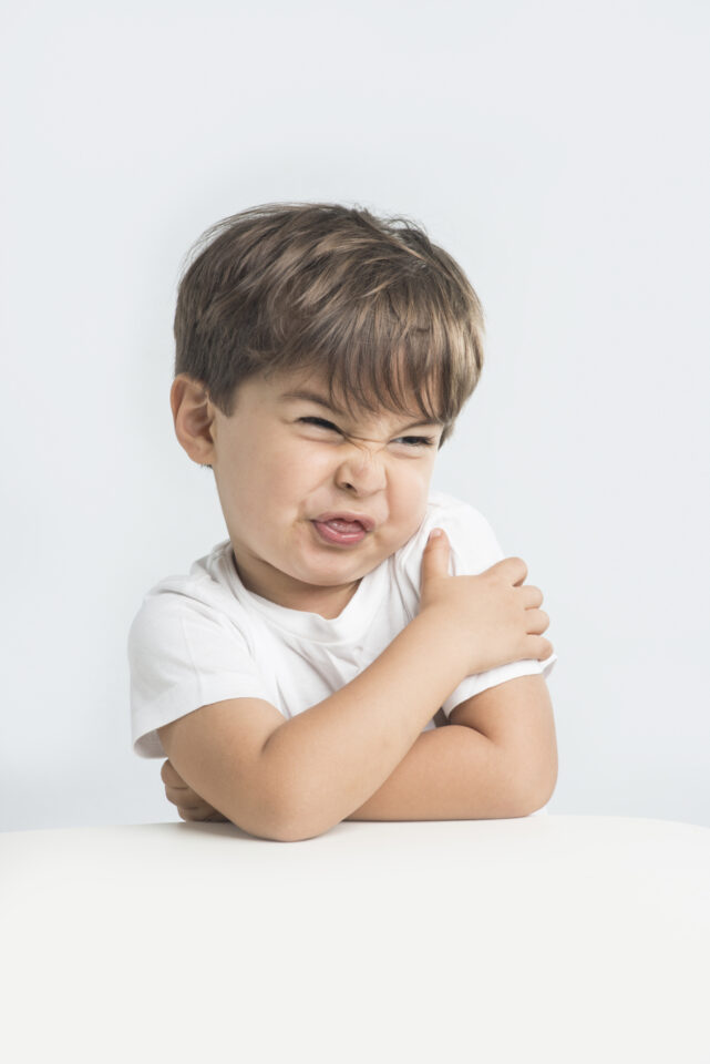 ما هي اسباب رائحة الفم عند الاطفال؟