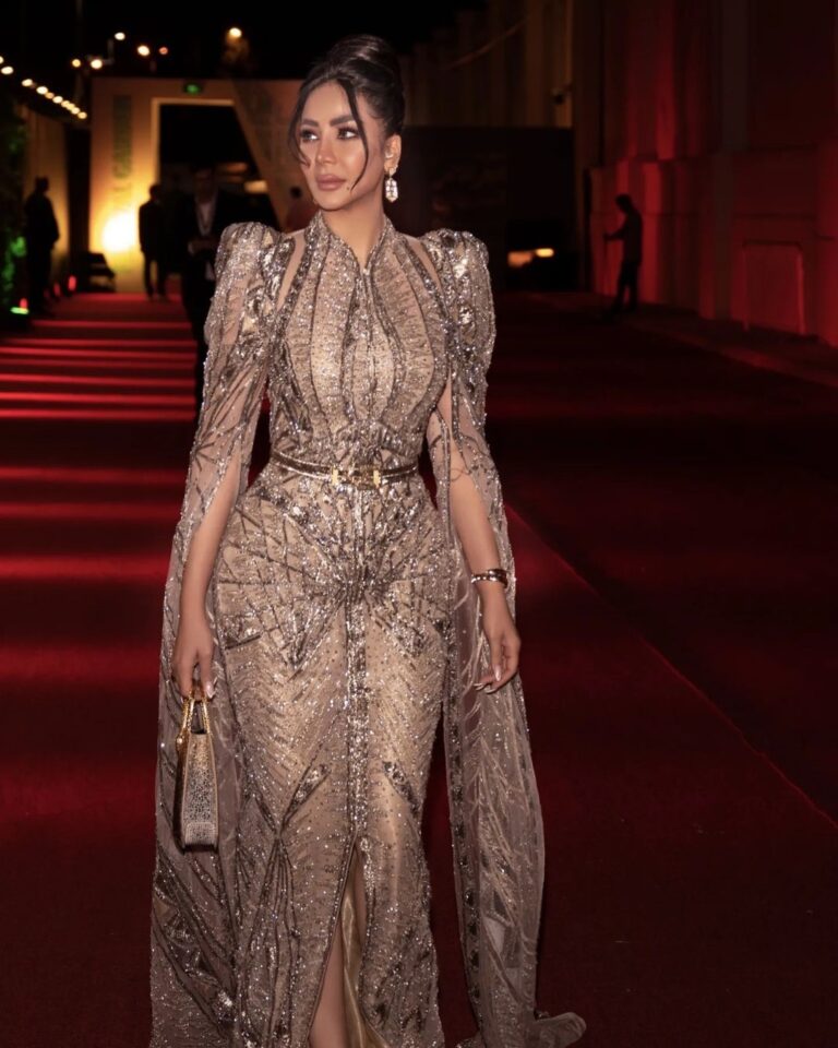 بنات لجين عمران... تربية أصيلة عندما تكون العائلة أولوية!