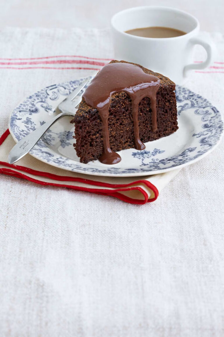 اسهل صوص شوكولاته للكيك... مظهرًا لامعًا وطعمًا غنيًا!