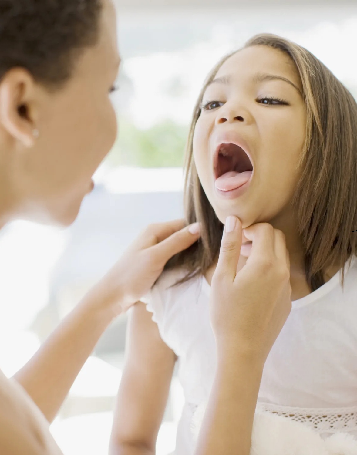 فترة ما بعد عملية اللوز واللحمية للاطفال