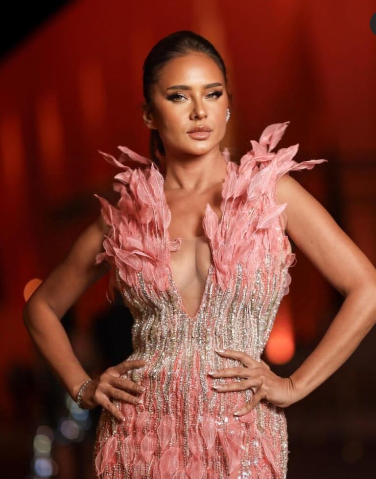 نيللي كريم وهي صغيرة... لطالما كانت ملفتة للنظر!