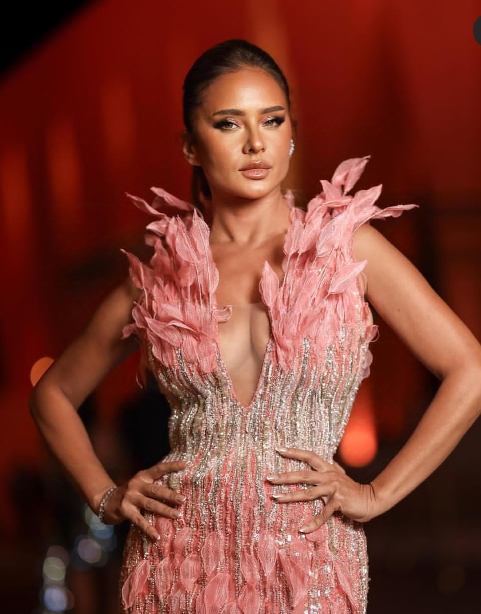 نيللي كريم وهي صغيرة... لطالما كانت ملفتة للنظر!