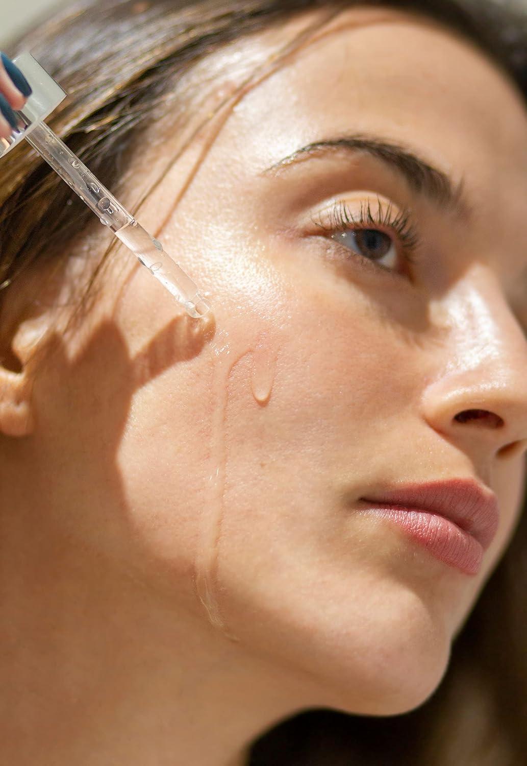 طريقة استخدام سيروم الهيالورونيك اسيد لبشرة مرطبة وممتلئة!