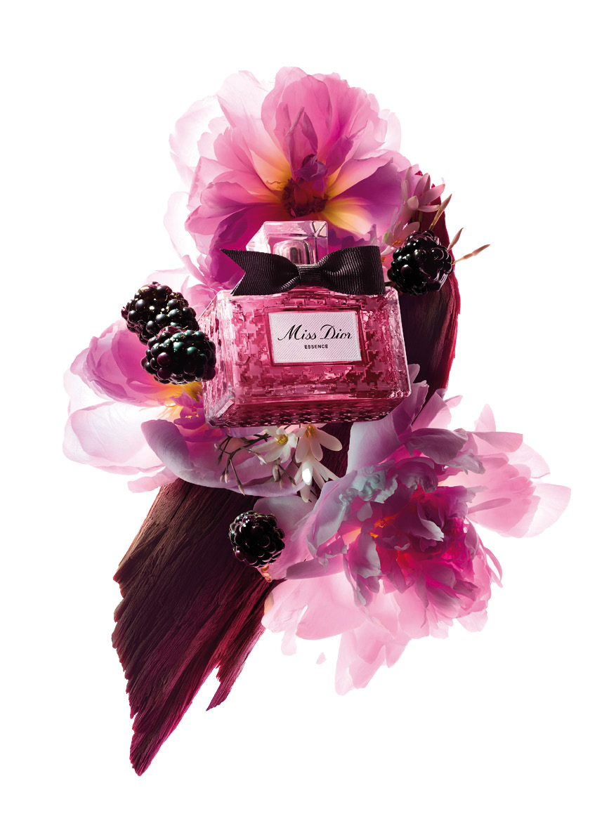 Miss Dior Essence: تجربة عطرية حسّية بتركيبة نابضة بالحياة