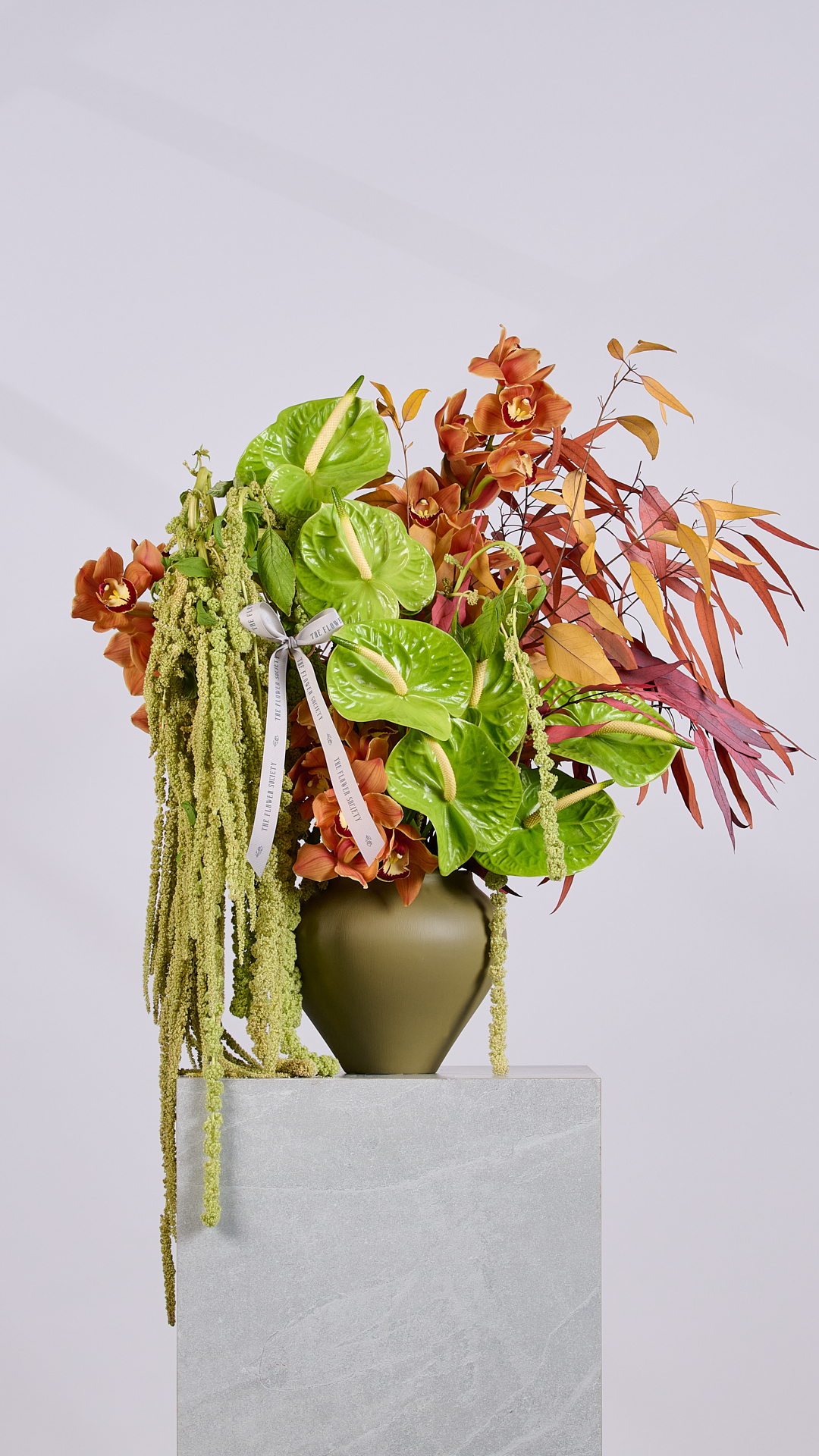 استقبلي الخريف بأناقة مع The Flower Society