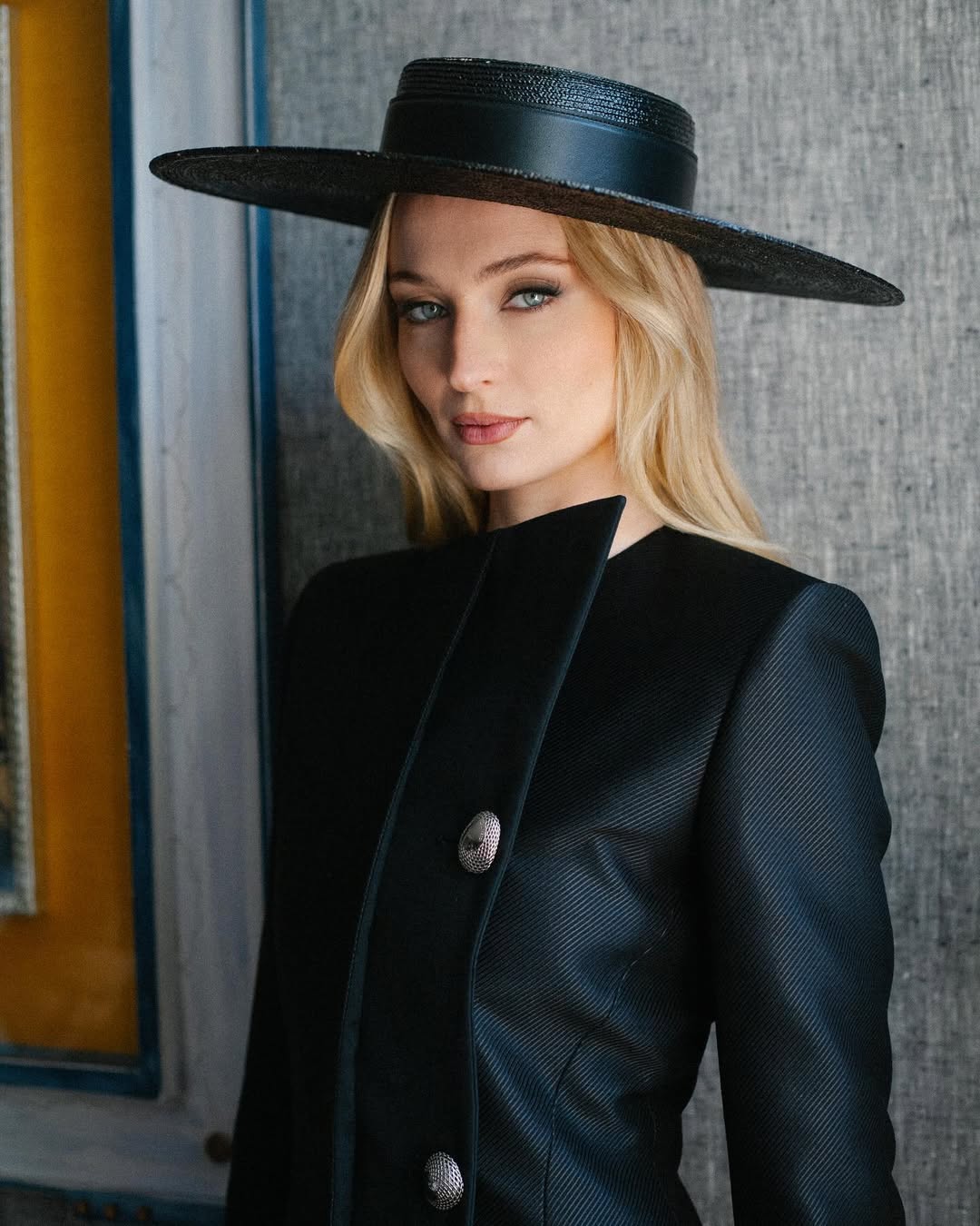 علاقة عاطفية تجمع صوفي ترنر ونجم فرقة كولدبلاي