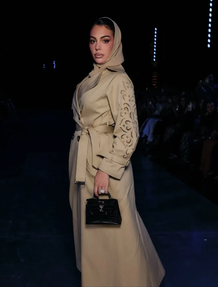 أسبوع الأزياء في الرياض يستكمل عروضه المبهرة