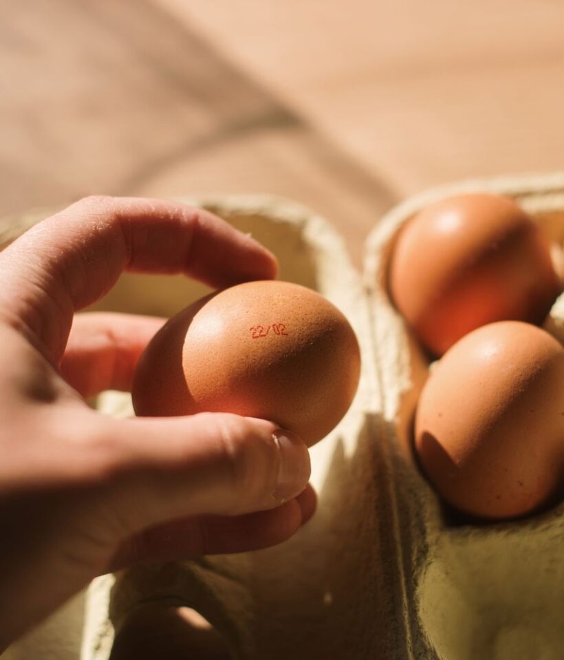 كيف اعرف البيض الفاسد قبل فوات الأوان! إليكِ الطريقة