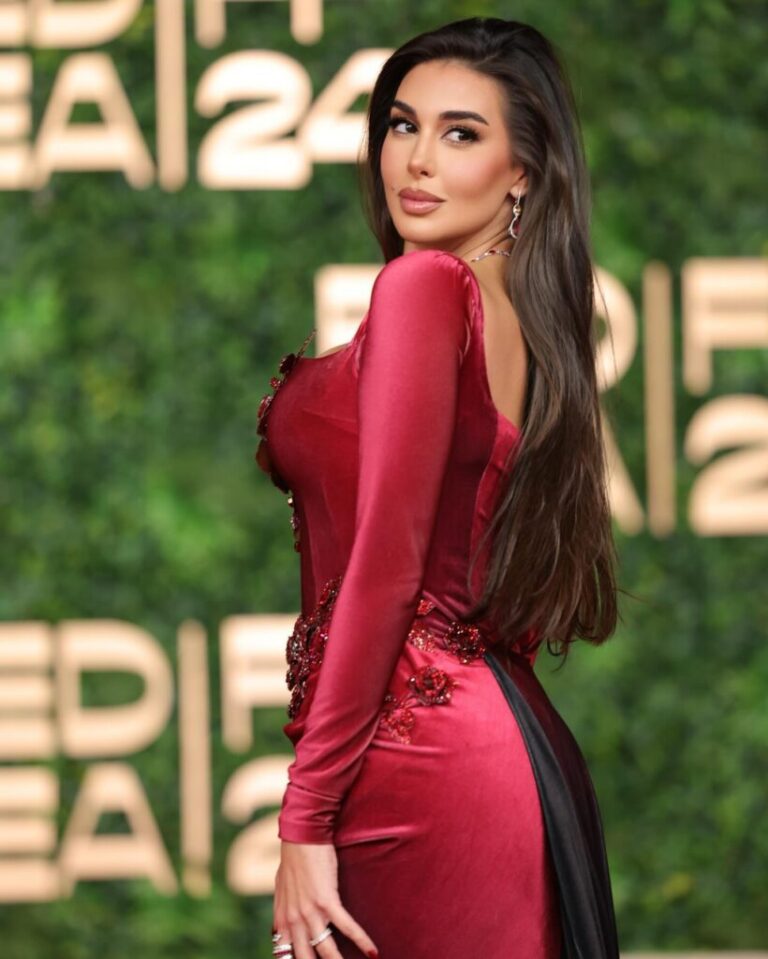 ياسمين صبري وهي صغيرة: فتاة قوية الى نجمة لامعة!