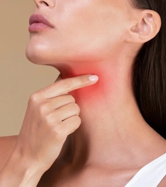 انتبهي لاعراض سرطان الحلق قبل فوات الأوان!