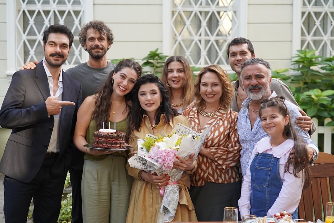 ابطال مسلسل ليلى التركي