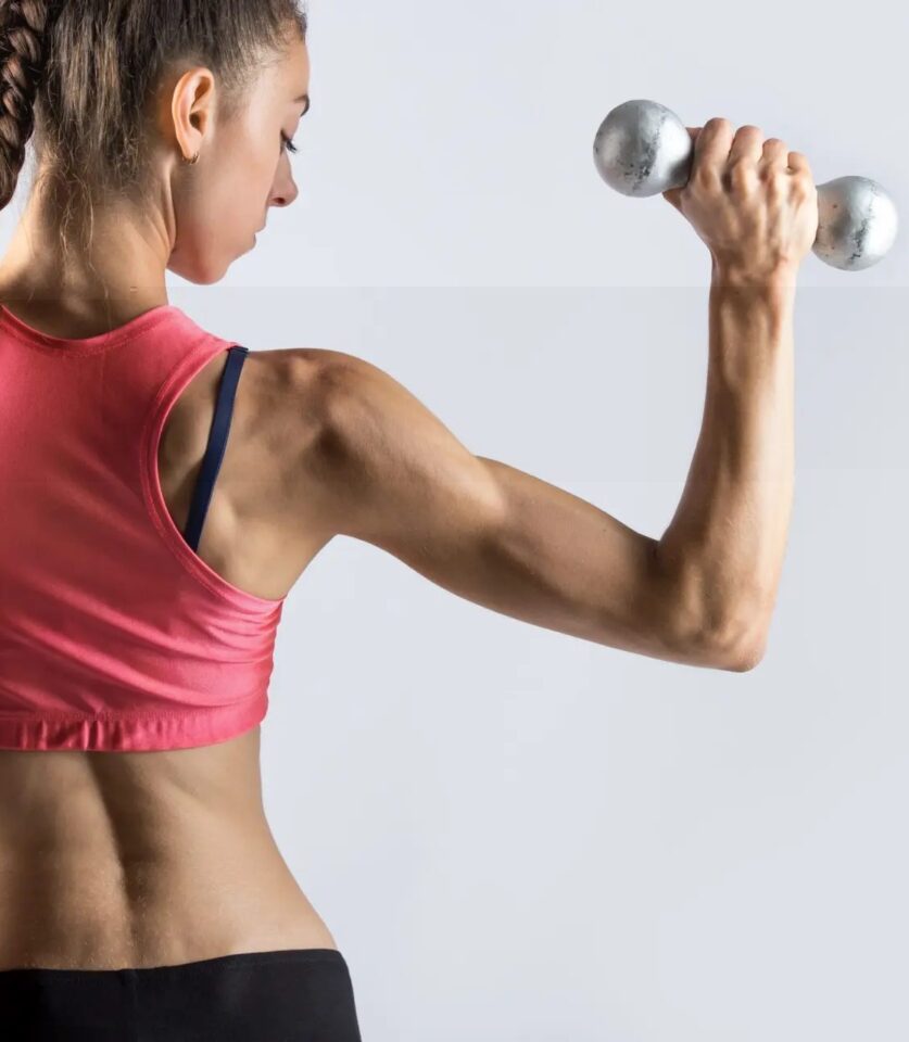 تمارين الكتف المفيدة بدون آلة... فقط بوزن الجسم أو دمبل بسيط!