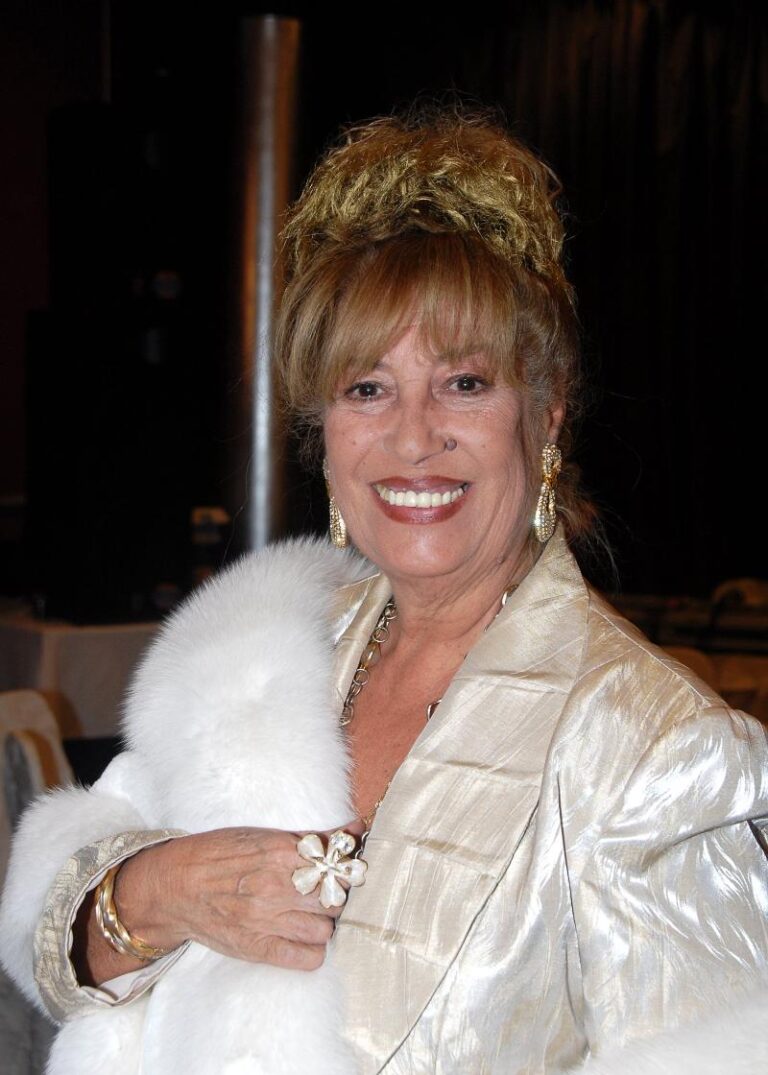 اخوات منى واصف: جذور عريقة وراء موهبة عربية لامعة!