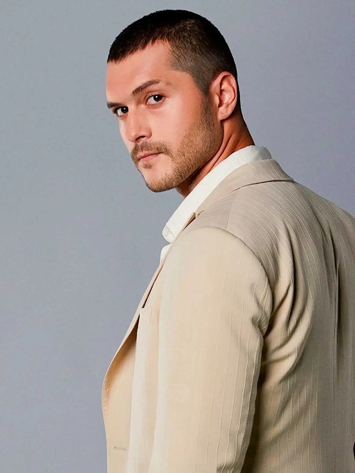 بطل مسلسل ليلى التركي... موهبة بميزات مهنية متنوعة!