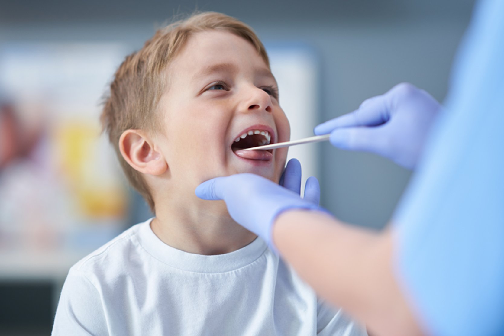 التحسن التدريجي بعد العملية يظهر على ملامح الطفل