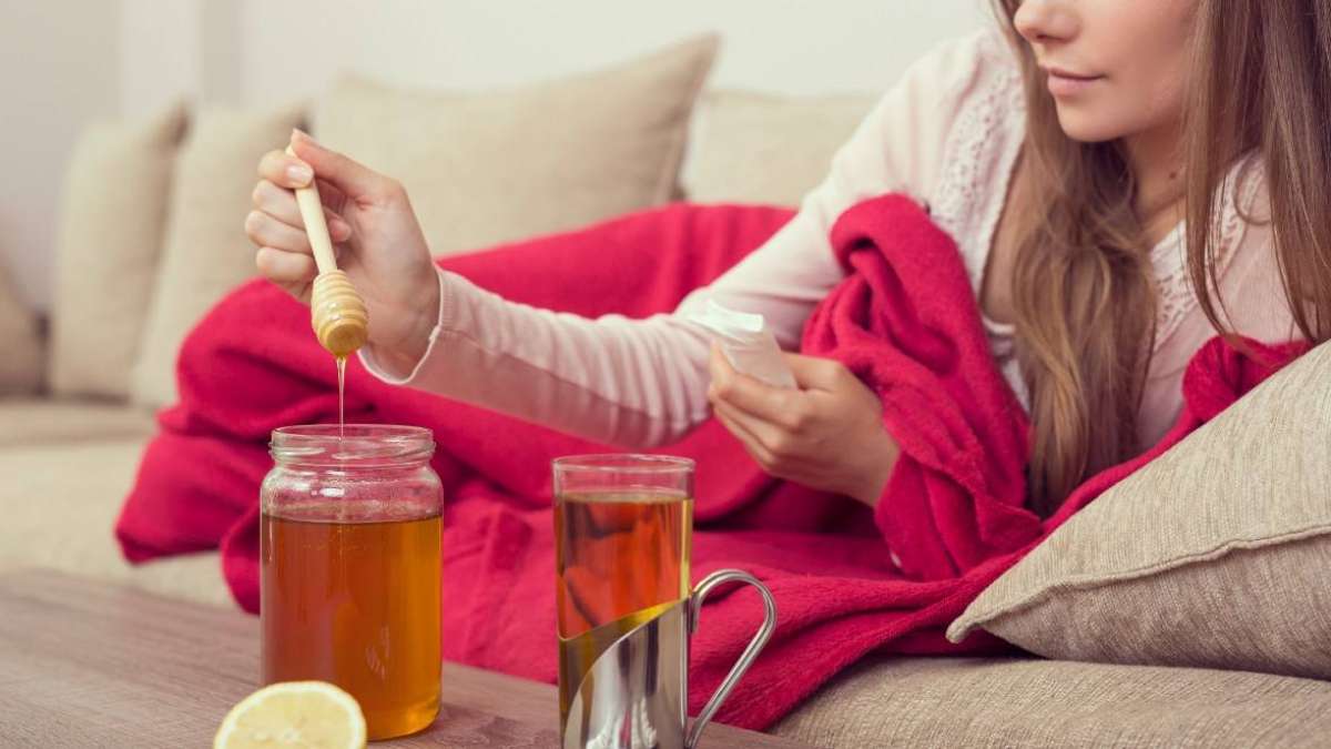 خلط الليمون مع العسل والشاي قد يكون مفيداً