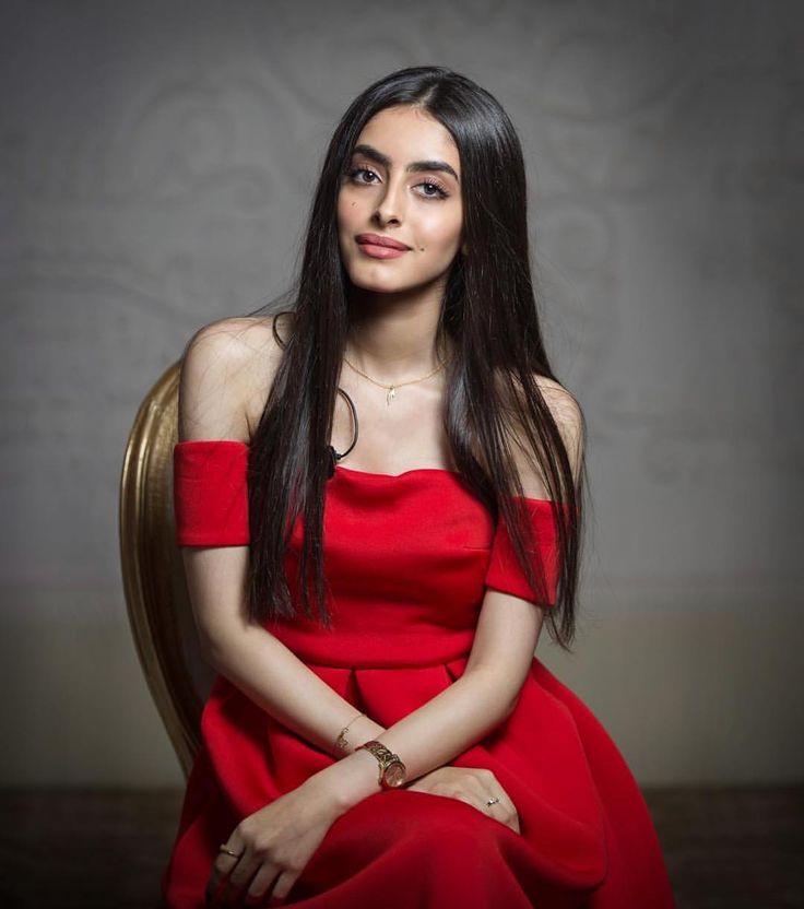 كم عمر جود عزيز؟