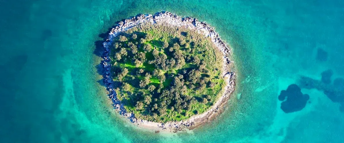 شكل الجزيرة من الاعلى