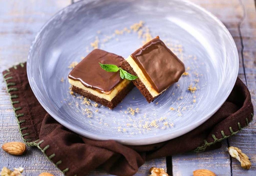 حلى الطبقات بالبسكويت والكاسترد