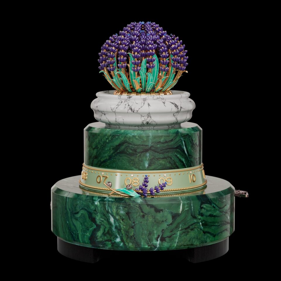 Van Cleef & Arpels تكشف عن دميتها الميكانيكية ضمن أسبوع دبي للساعات 2025