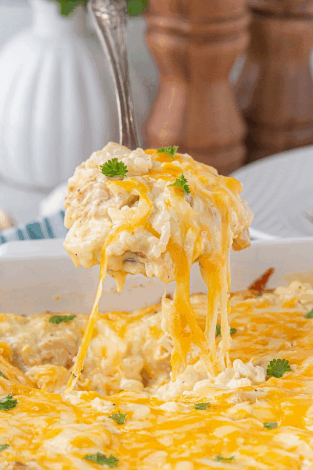 صينية الرز بالقشطه... خيارًا مثاليًا للعائلات في المناسبات والوجبات اليومية!