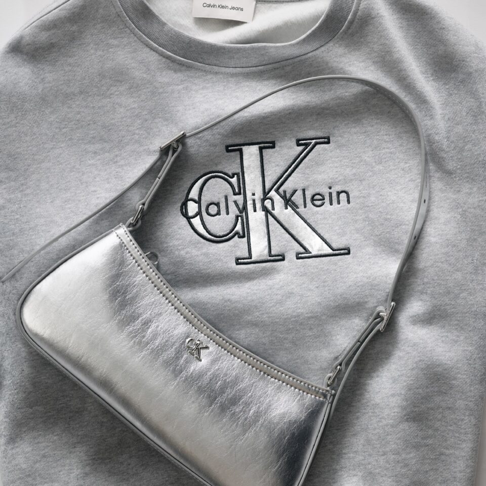 Calvin Klein تطلق مجموعتها لموسم الأعياد: الهدية المثالية لك ولأحبائك
