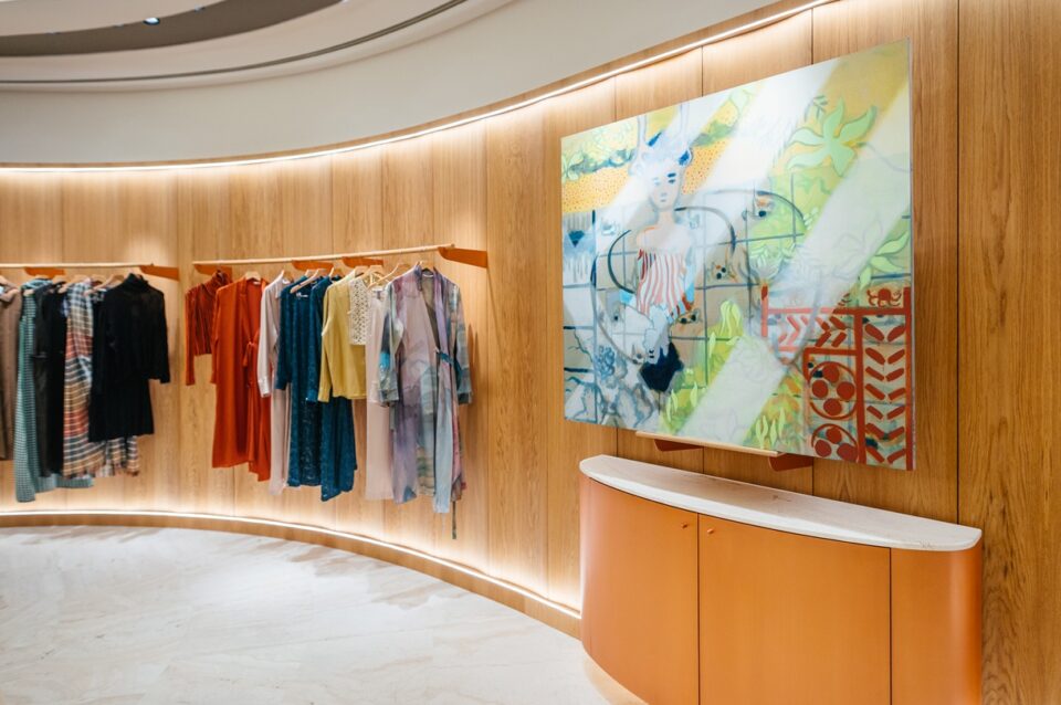 علامة RETORI تعزز حضورها في الشرق الأوسط بالتعاون مع Ounass