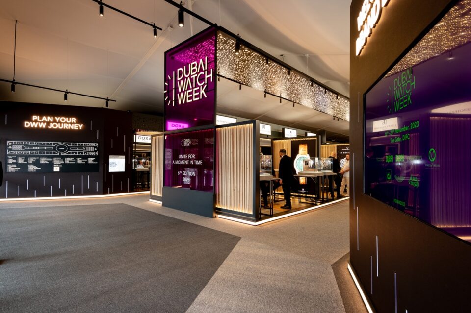 أسبوع دبي للساعات 2025 عندما يلتقي بالفن بالثقافة