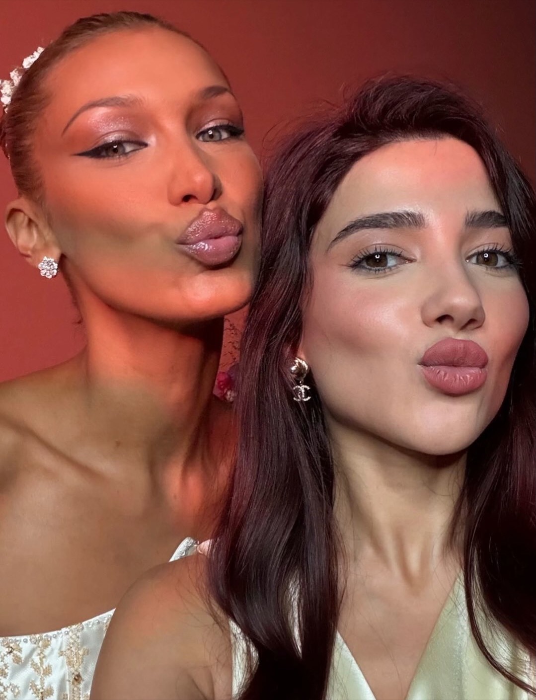 نارين بيوتي وبيلا حديد