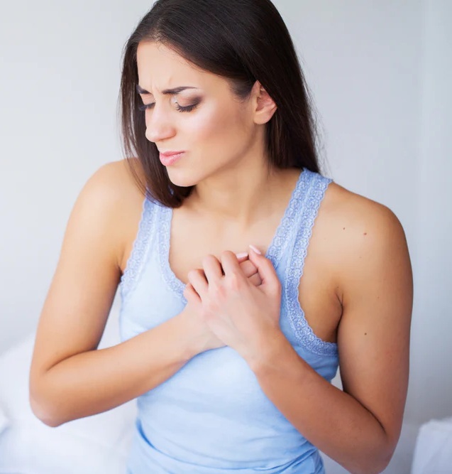 أسباب ألم الثدي قبل الدورة