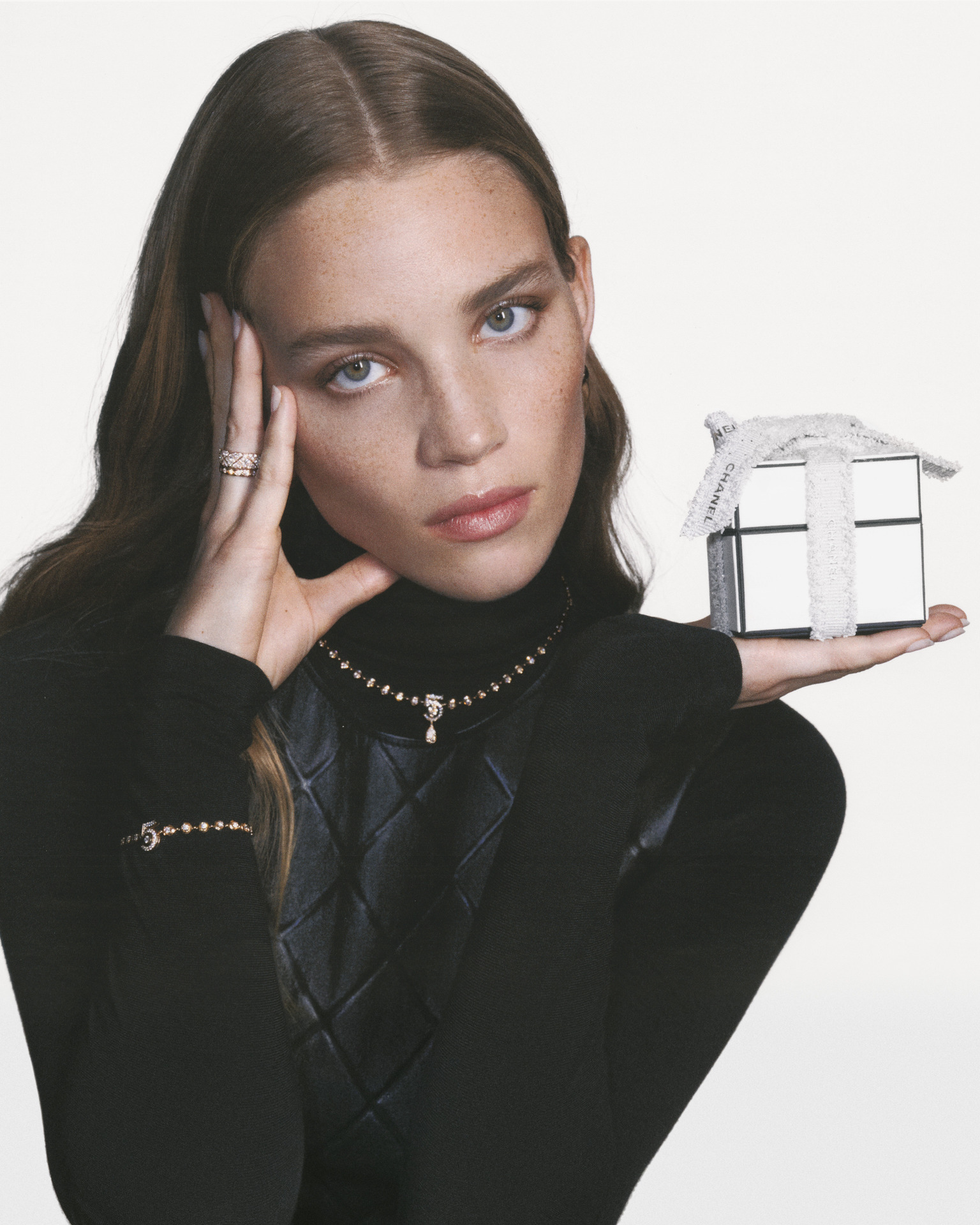 CHANEL تكشف عن حملتها لنهاية العام: عندما تتحوّل الأحلام إلى حقيقة!