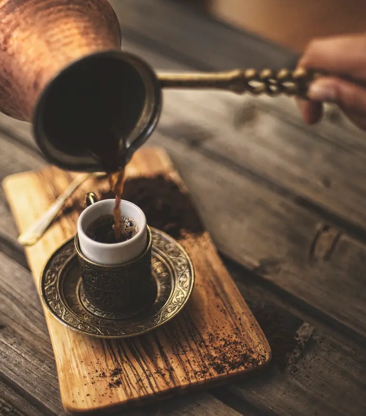 اصل القهوة العربية... من أين بدأت الحكاية؟