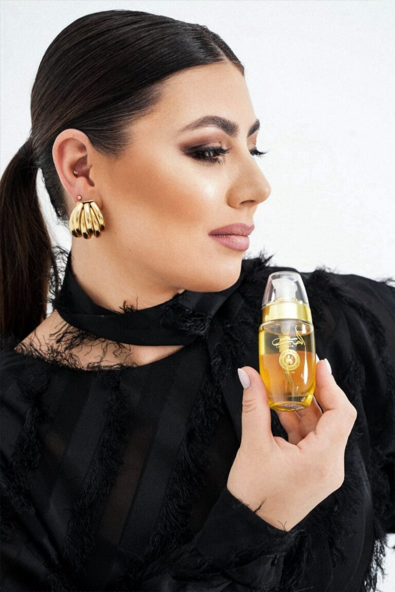 دهن العود للشعر: تغذية طبيعية من الجذور حتى الأطراف!