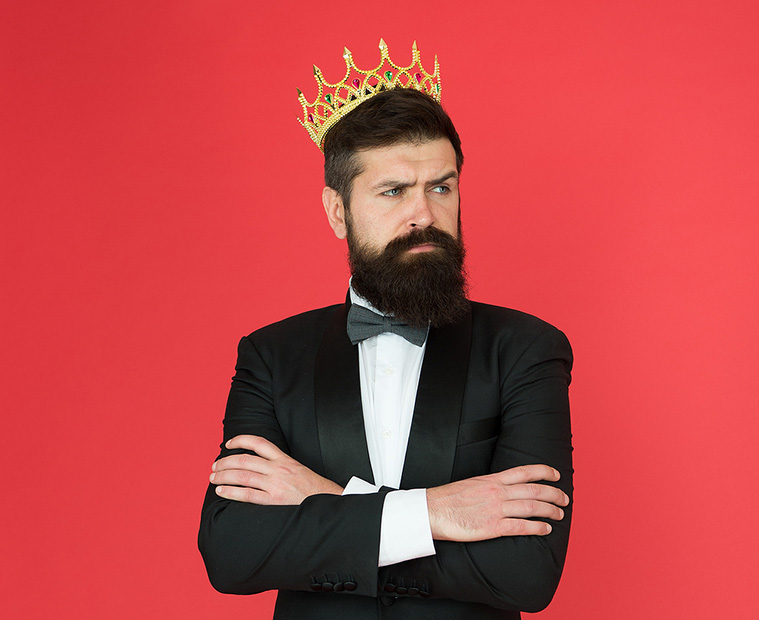 النرجسي يعتقد نفسه ملكاً