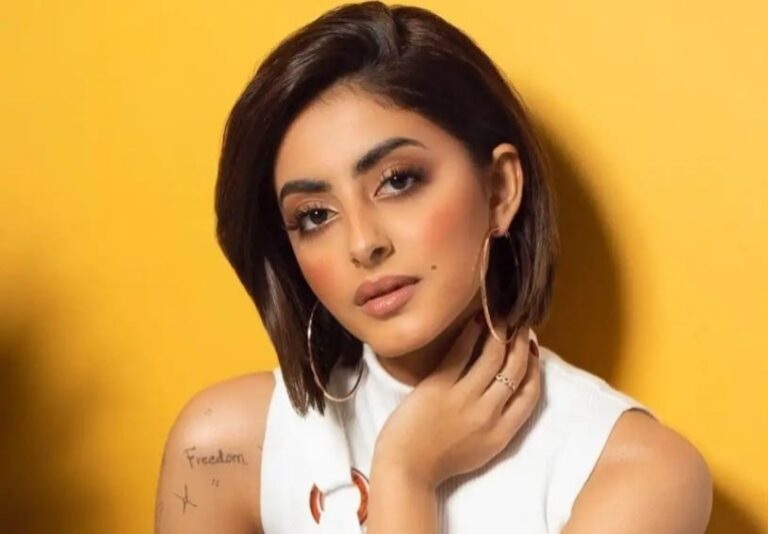 كم عمر جود عزيز؟