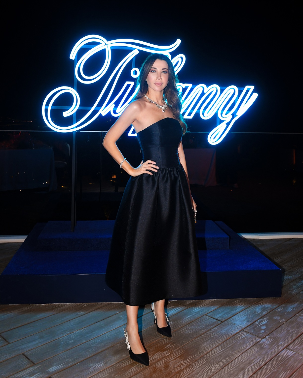 النجمات يتألقن بحفل افتتاح معرض .Tiffany & Co في دبي