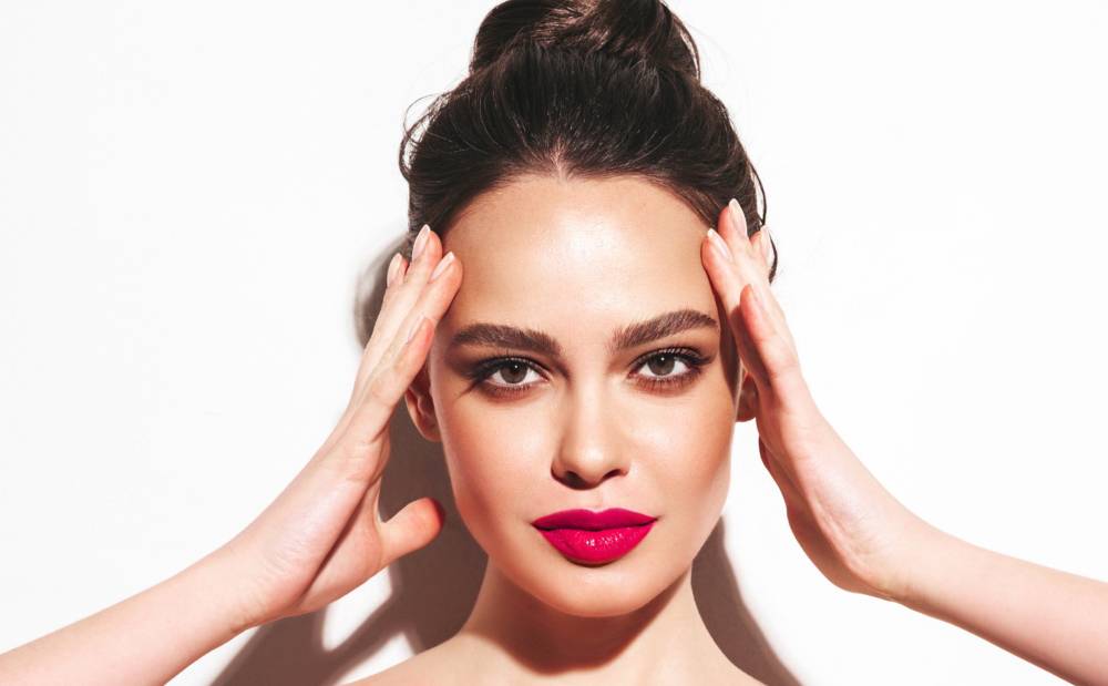 العيون اللوزية