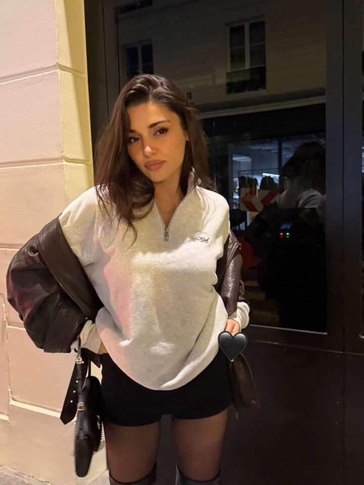 هاندا ارتشيل تصبح ترندًا بعد أن استخدمت أحمر شفاه من علامة تركية