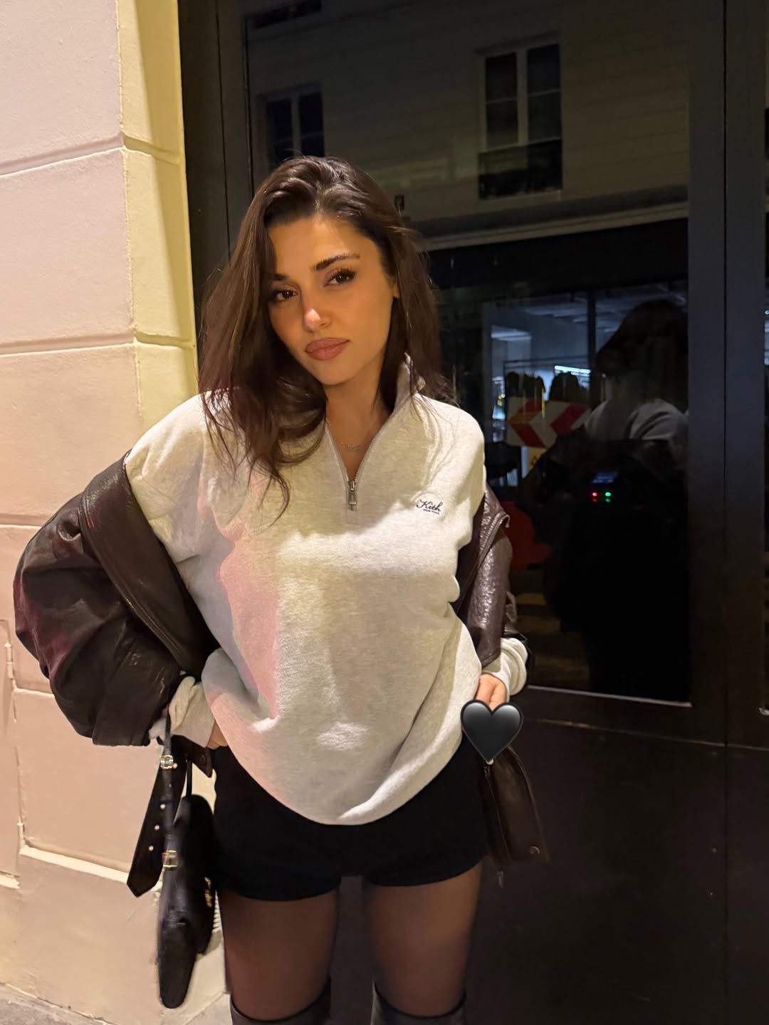 هاندا ارتشيل تصبح ترندًا بعد أن استخدمت أحمر شفاه من علامة تركية