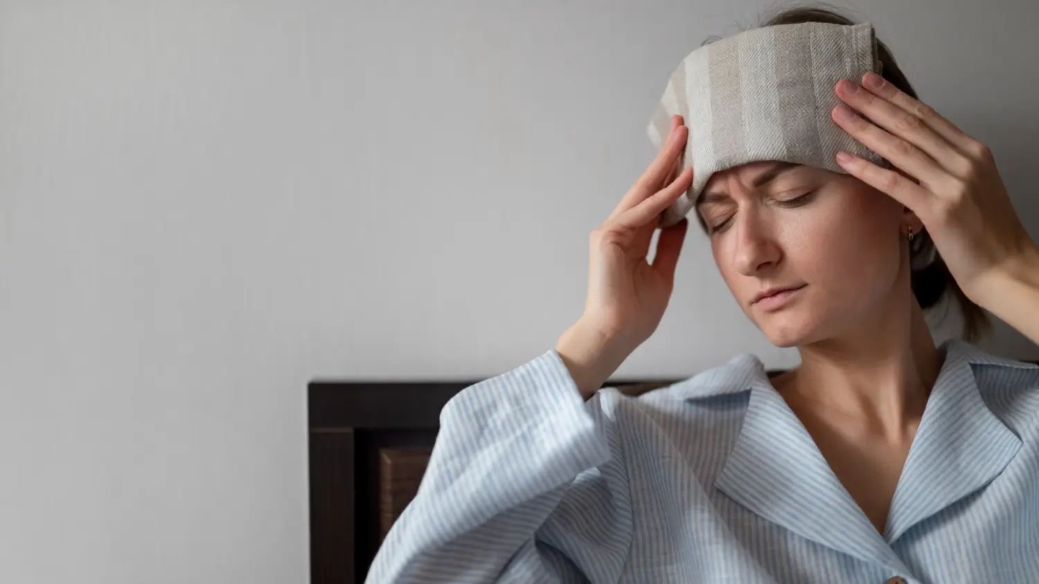 الألم بع تطبيق فيلر الشعر