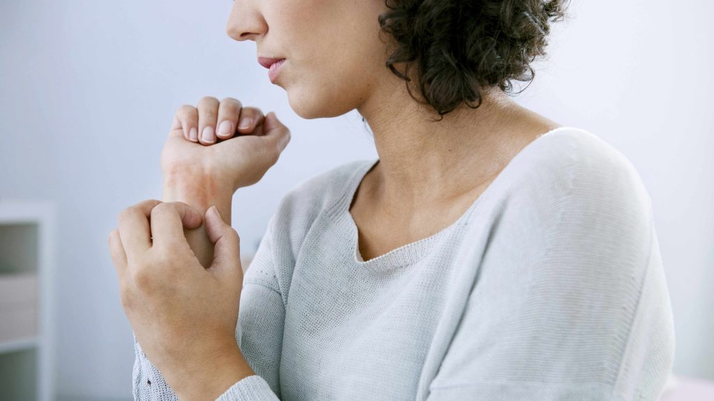 الحكة في اليدين