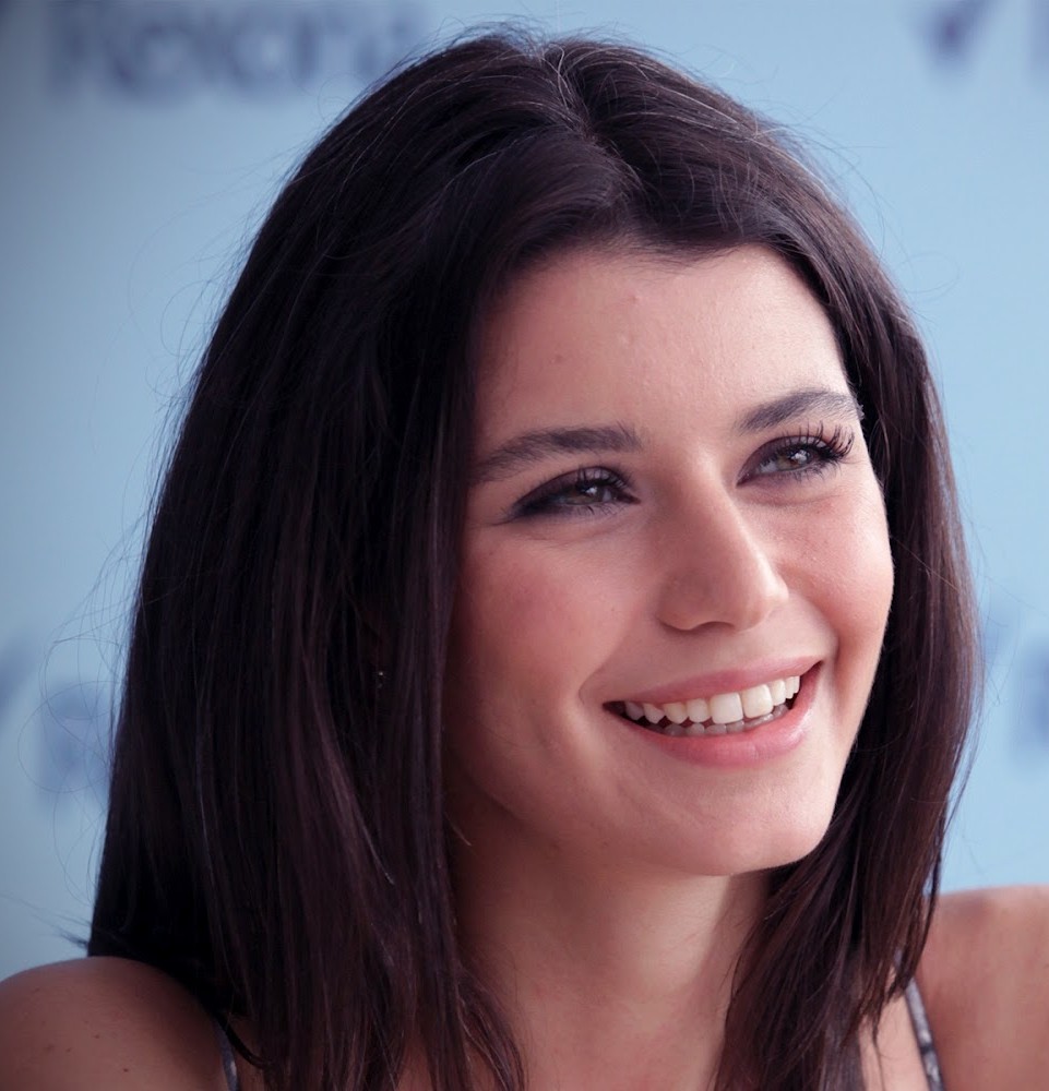 بعد احتراق منزلهما، بيرين سات وكنان دوغلو يكشفان حجم الخسائر