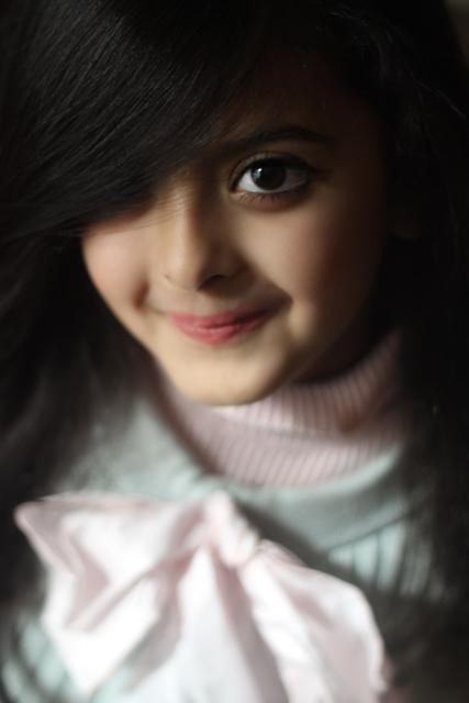 صورة تظهر ملامح افنان الباتل الناعمة في صغرها