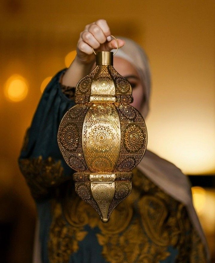 فانوس بزخرفات رائعة