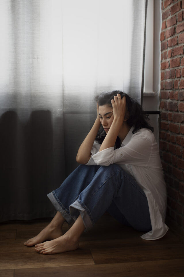 6 تقنيات سريعة وفعّالة لعلاج رعشة الجسم عند التوتر