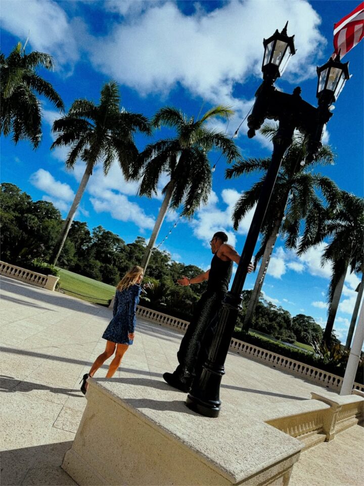 محمد رمضان إلى جانب لارا ترامب وعمل فني يجمعهما