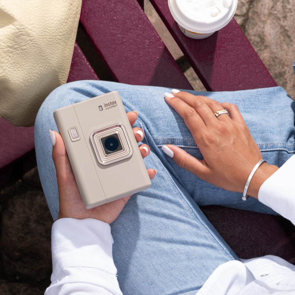 علامة فوجي فيلم تطلق +Instax Mini Liplay بميزات فريدة