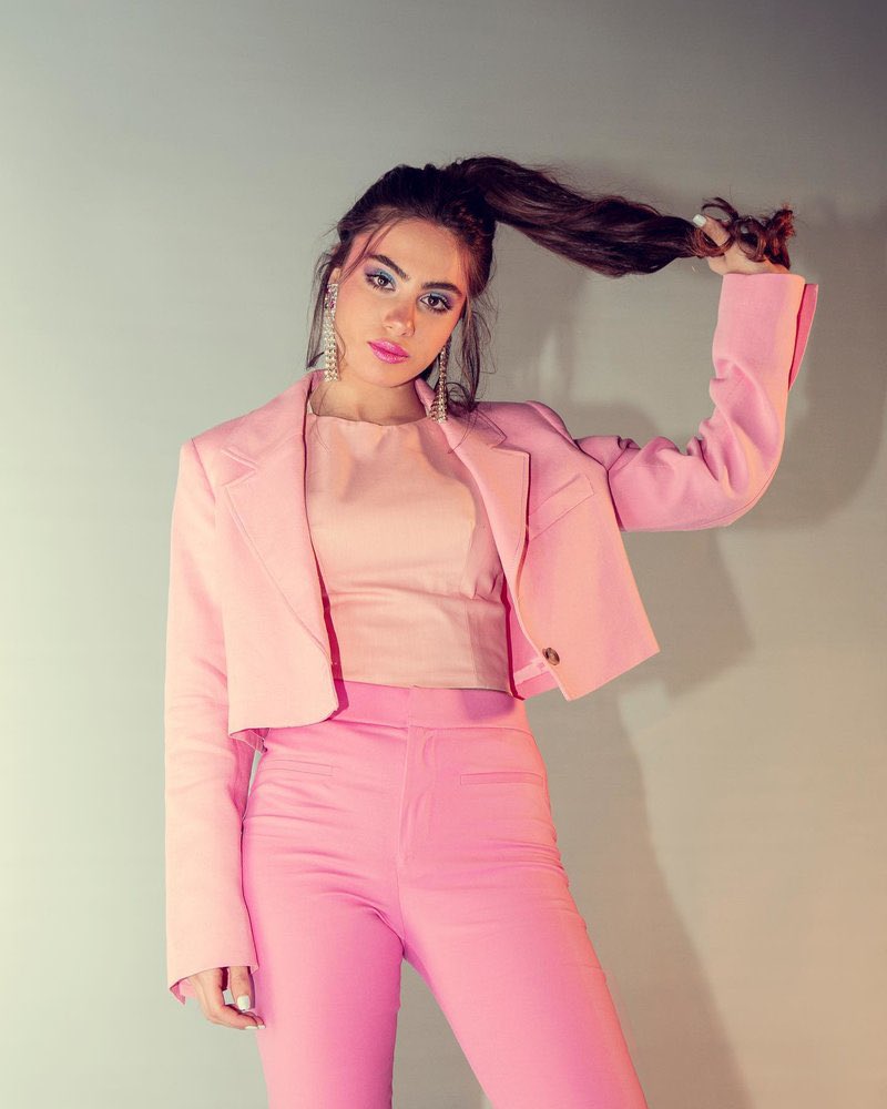 من هي أندريا طايع؟ كيف أصبحت من أشهر المؤثرات العربيات؟