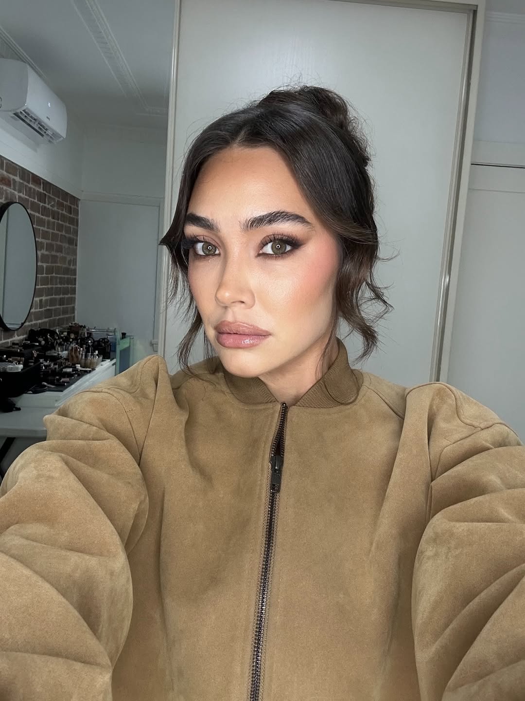 شقيق دانييلا رحمة يطلب يد ملكة جمال أستراليا